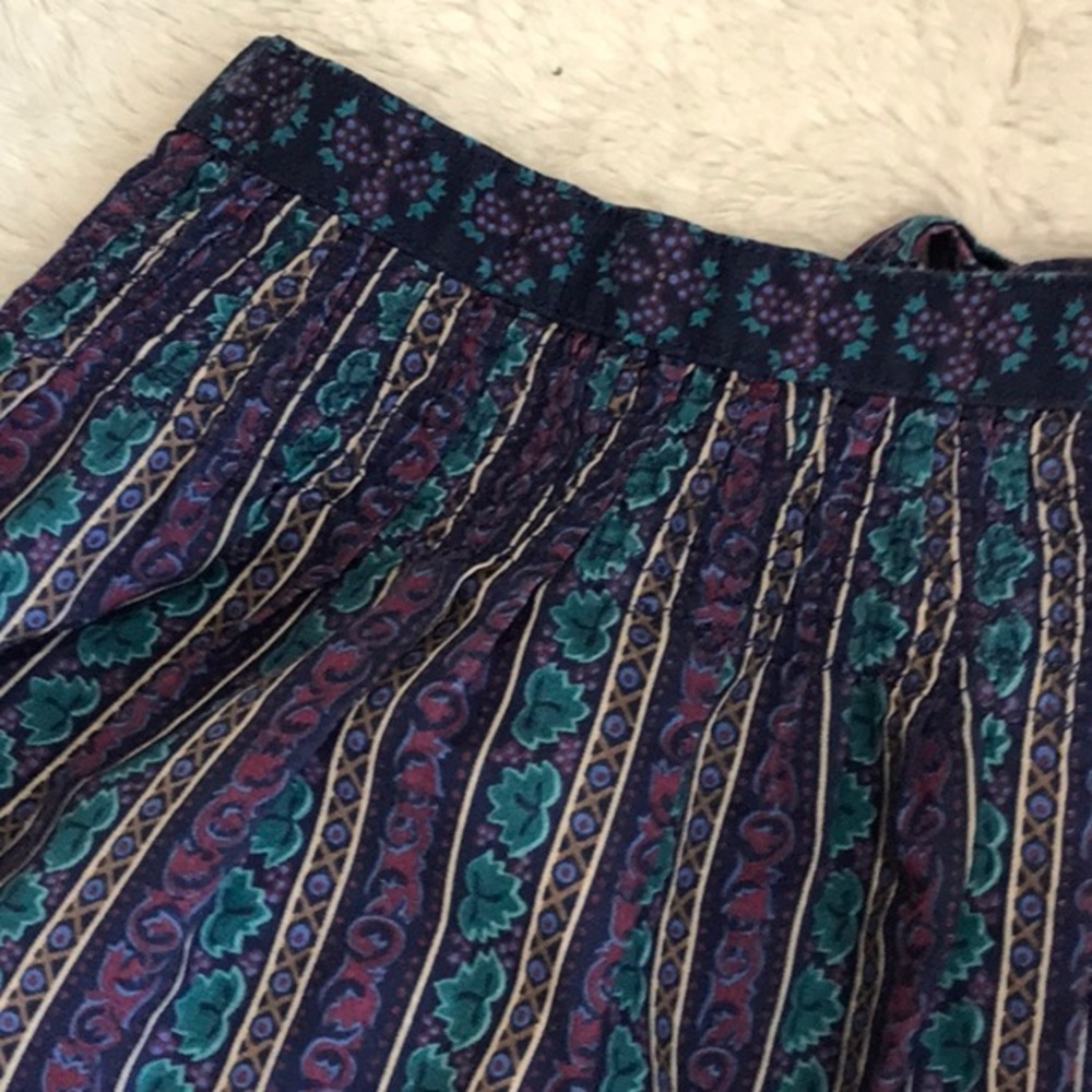 Eger Full Skirt- Octoberfest Anyone? - Picture 3 of 6